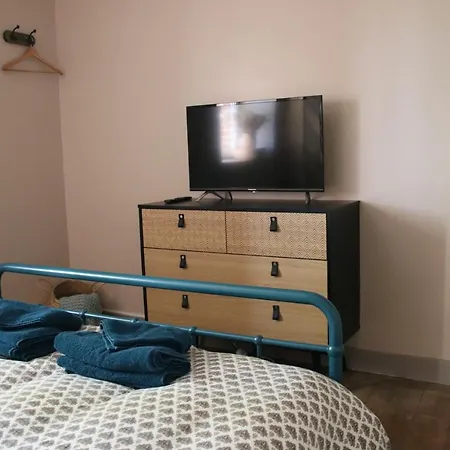 Le Vieil Home, Au Pied De La Cite Medievale La Haute-Chapelle