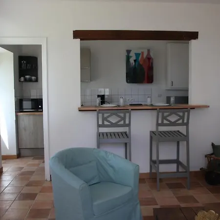 Le Vieil Home, Au Pied De La Cite Medievale * La Haute-Chapelle