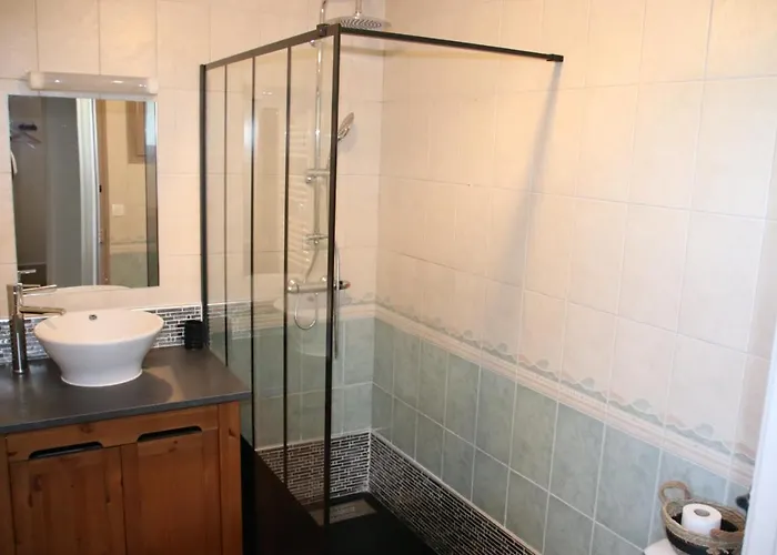 Nyaraló Le Vieil Home, Au Pied De La Cite Medievale